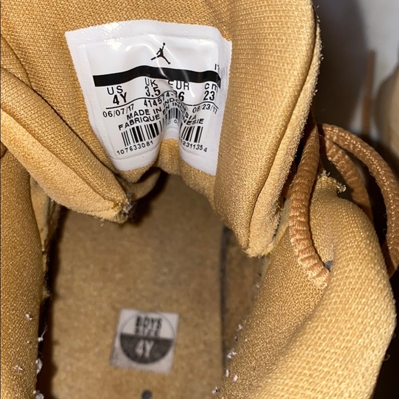 Jordans - Picture 4 of 4